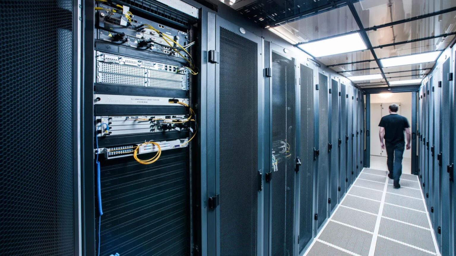 Interrupção de 12 horas da AWS intensifica apelos por estratégia multi-nuvem