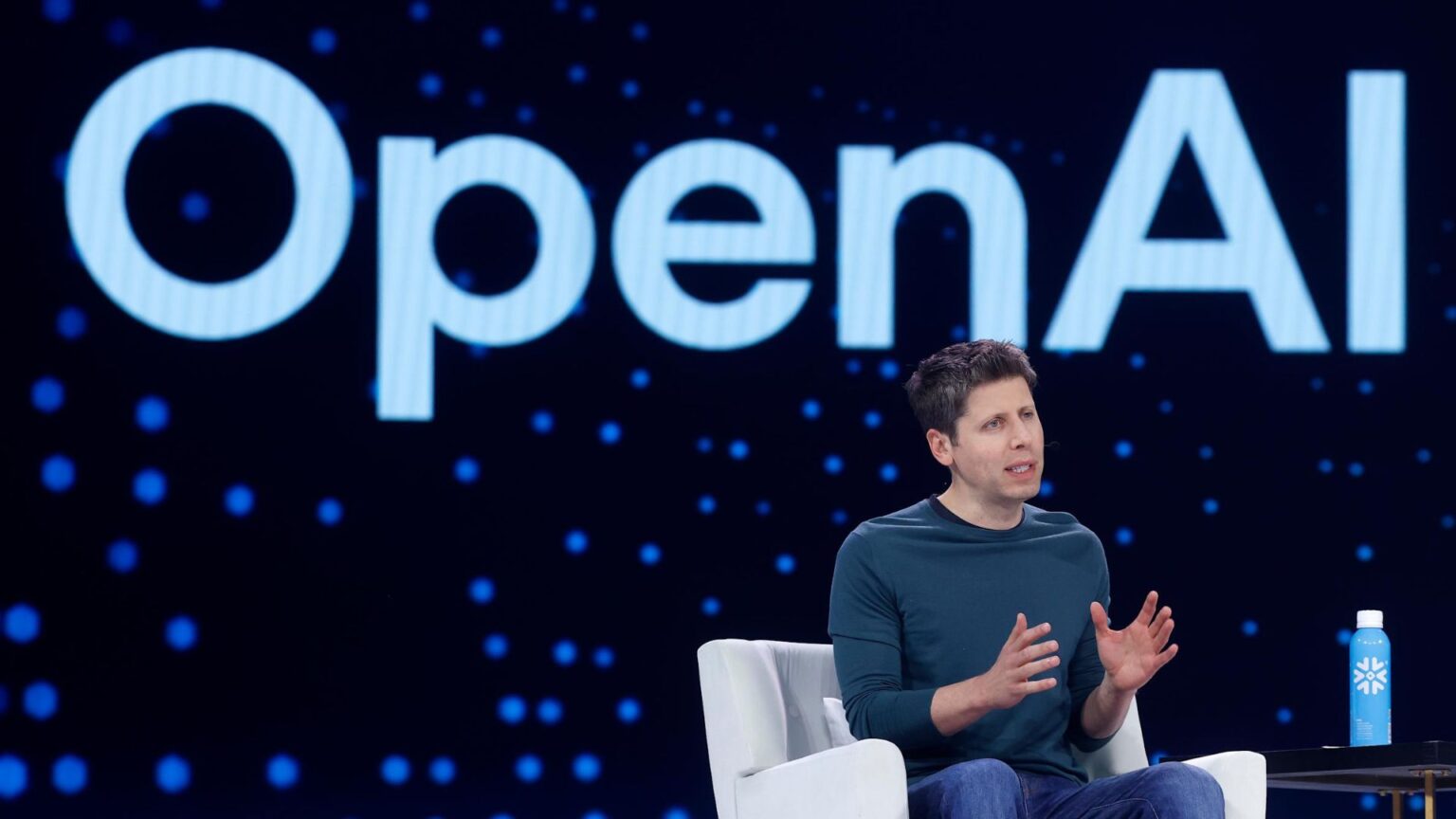 OpenAI Bane Contas Chinesas por Auxílio a Ferramentas de Vigilância