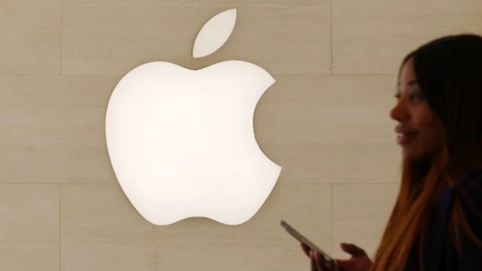 França abre investigação criminal contra a Apple por gravações da Siri